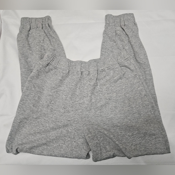 Gianni Bini Gray Tapered Leg Sweatpants! - Picture 2 of 7